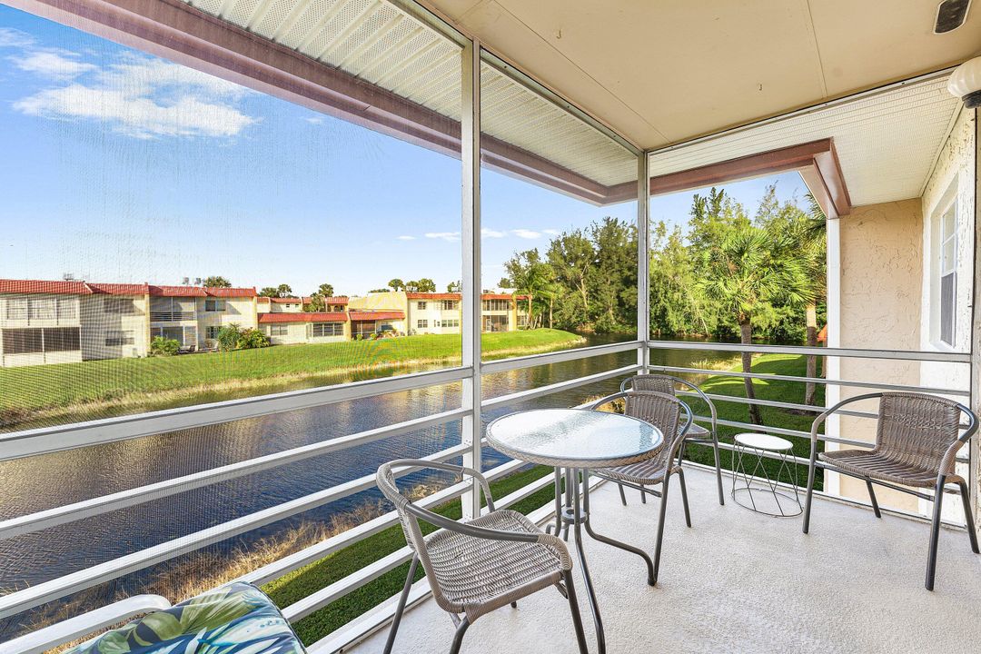 For Sale: $159,000 (2 beds, 2 baths, 888 Square Feet)