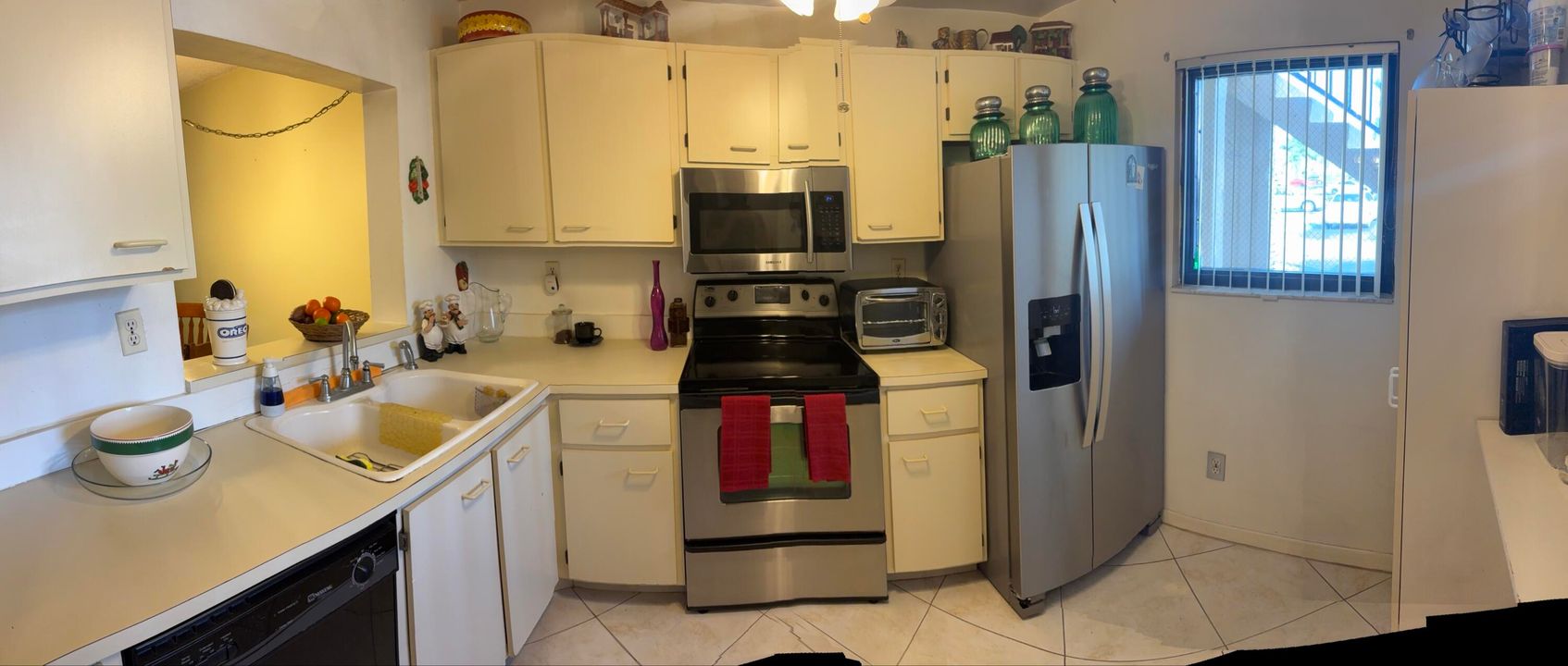 For Sale: $239,900 (2 beds, 2 baths, 912 Square Feet)