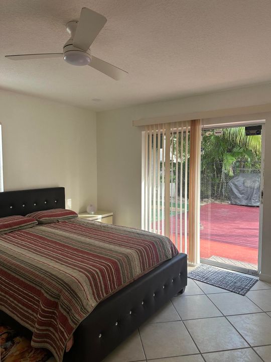 Activo con contrato: $2,950 (3 camas, 2 baños, 1196 Pies cuadrados)