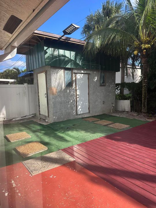 Activo con contrato: $2,950 (3 camas, 2 baños, 1196 Pies cuadrados)