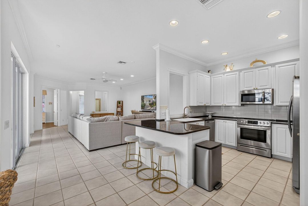 For Sale: $929,000 (3 beds, 2 baths, 2008 Square Feet)