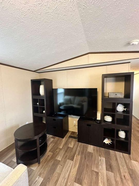 待售: $204,900 (3 贝兹, 2 浴室, 924 平方英尺)