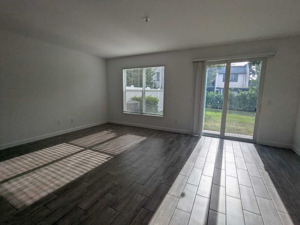 В аренду: $3,000 (4 спален, 2 ванн, 1750 Квадратных фут)