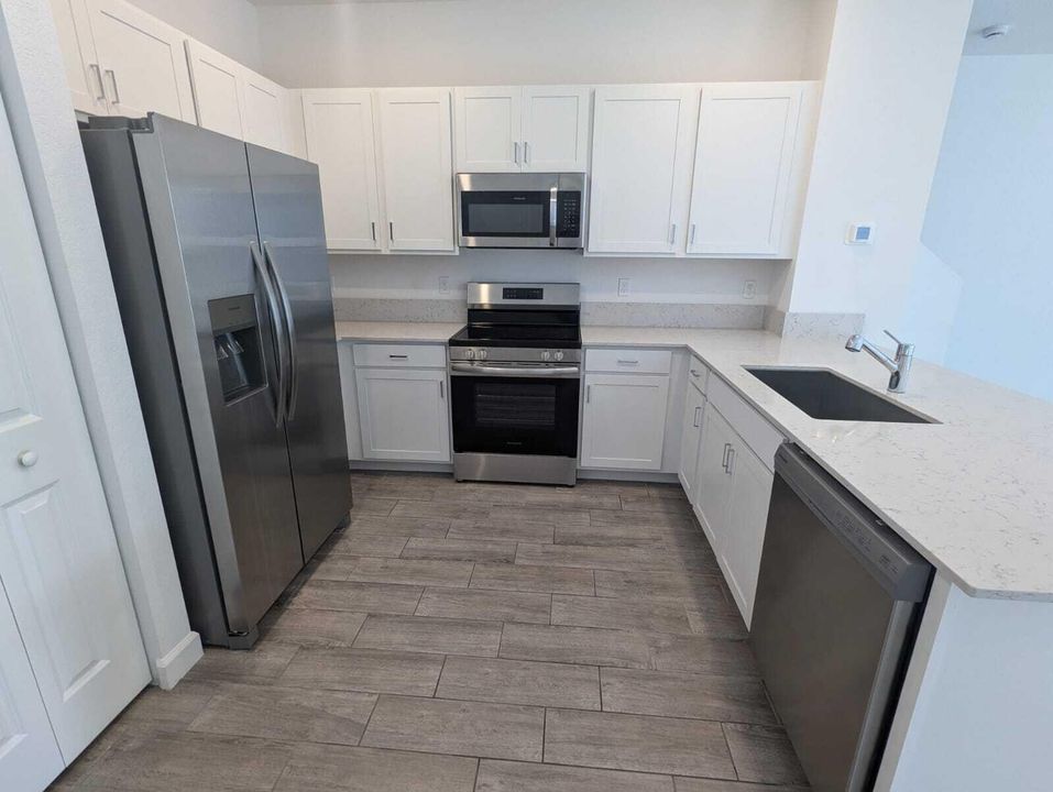 В аренду: $3,000 (4 спален, 2 ванн, 1750 Квадратных фут)