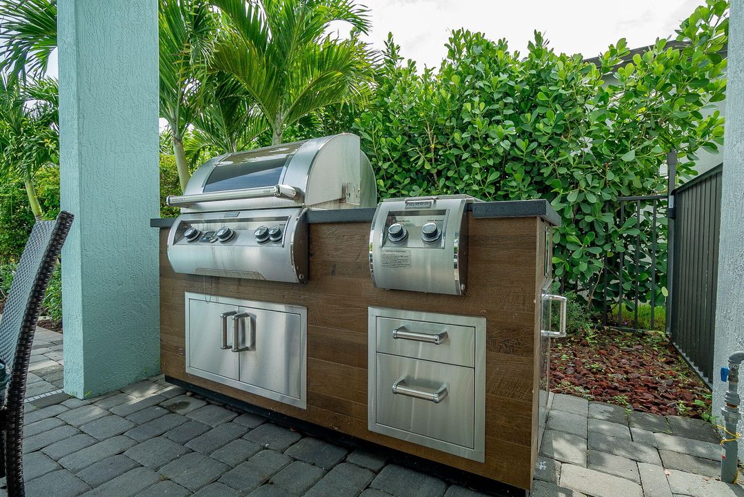 For Rent: $5,000 (4 beds, 2 baths, 2155 Square Feet)