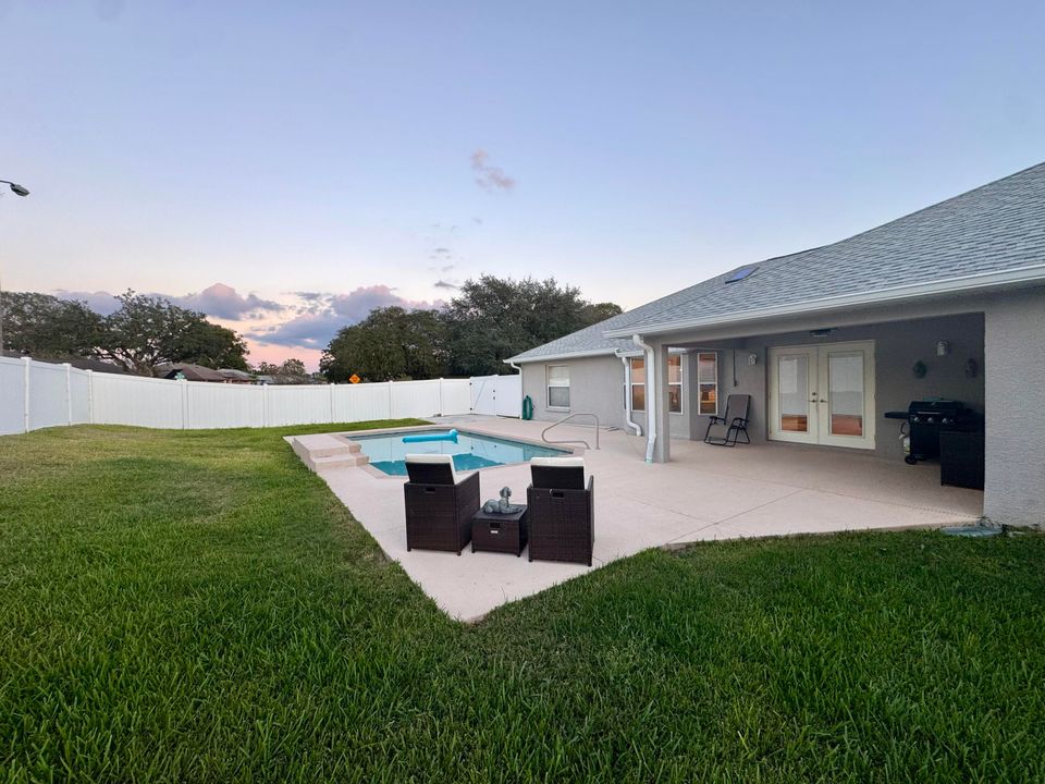 For Sale: $469,900 (3 beds, 2 baths, 2532 Square Feet)