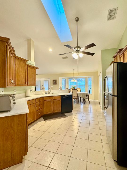 For Sale: $469,900 (3 beds, 2 baths, 2532 Square Feet)