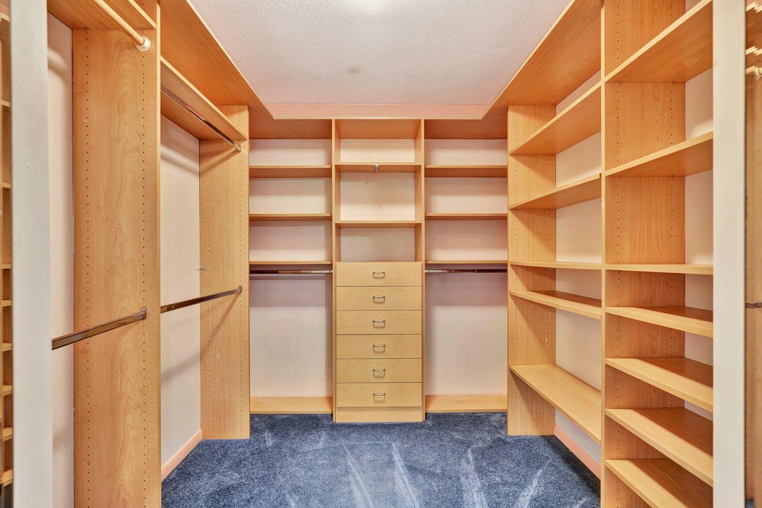 На продажу: $298,000 (2 спален, 2 ванн, 962 Квадратных фут)