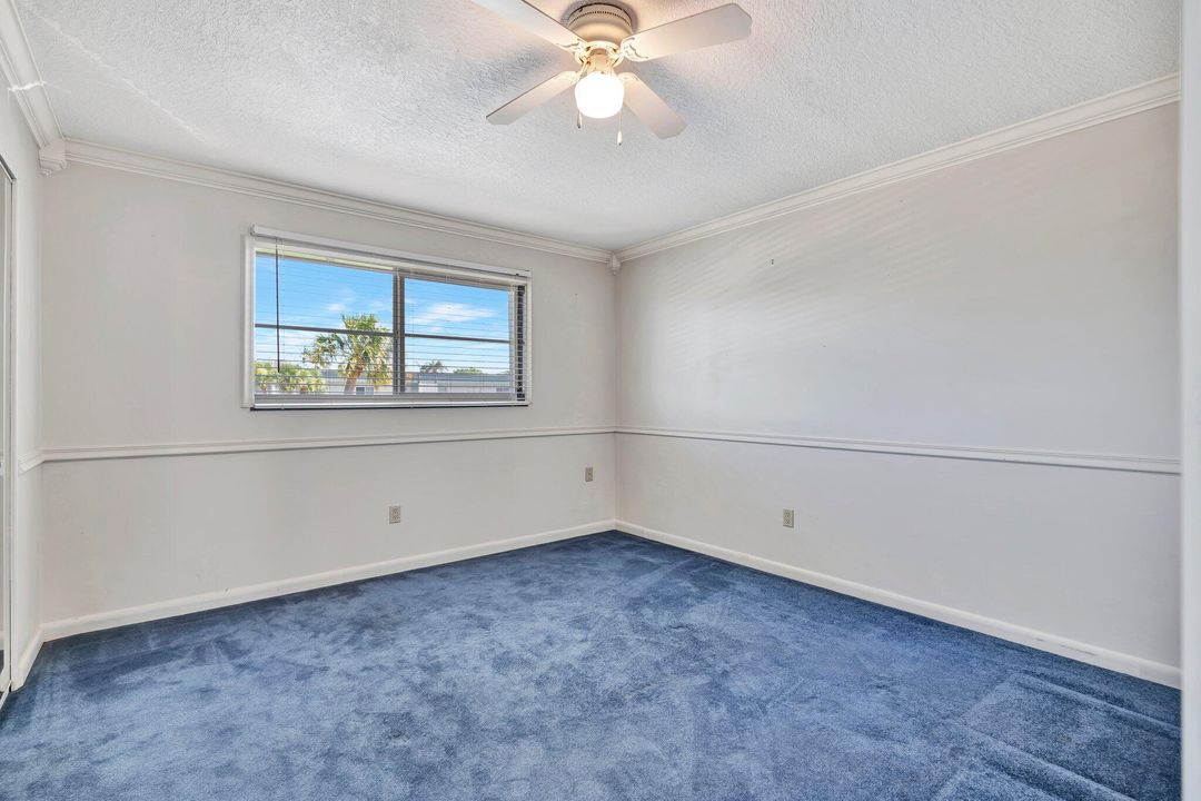 На продажу: $298,000 (2 спален, 2 ванн, 962 Квадратных фут)