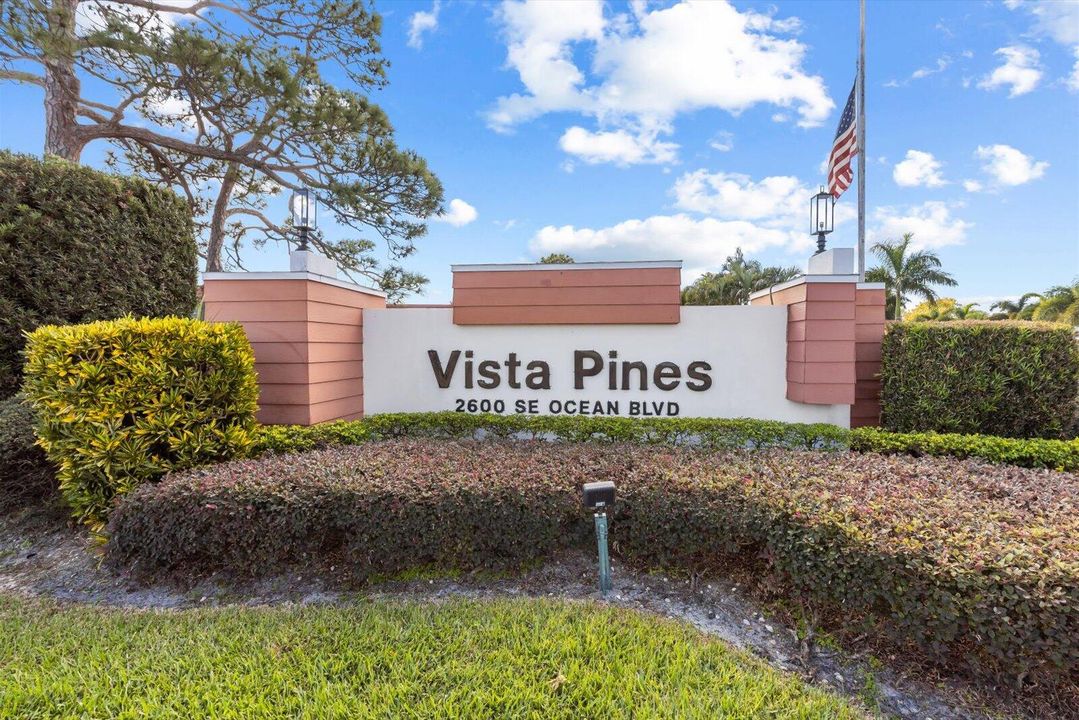 На продажу: $159,900 (2 спален, 2 ванн, 1089 Квадратных фут)