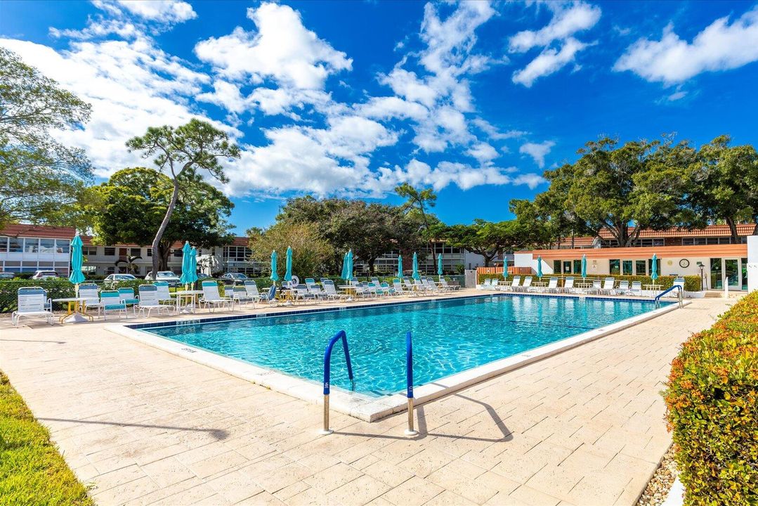 На продажу: $159,900 (2 спален, 2 ванн, 1089 Квадратных фут)