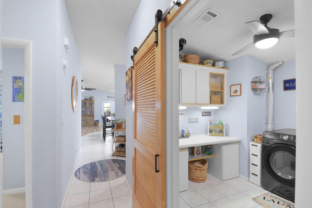 合同活跃: $249,900 (2 贝兹, 2 浴室, 1400 平方英尺)