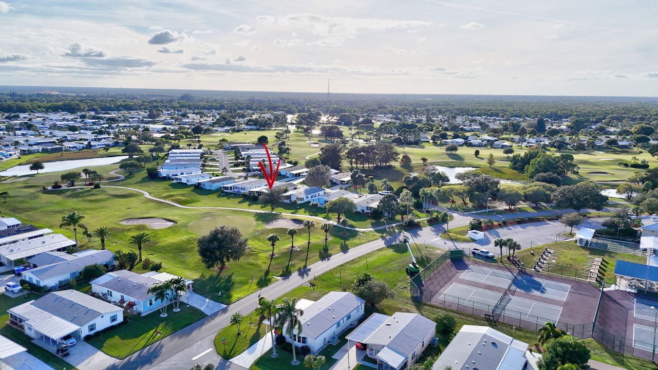 合同活跃: $249,900 (2 贝兹, 2 浴室, 1400 平方英尺)