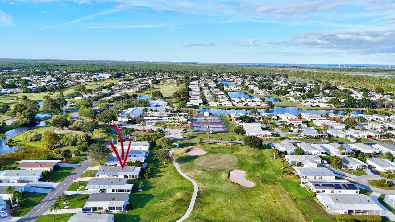 合同活跃: $249,900 (2 贝兹, 2 浴室, 1400 平方英尺)