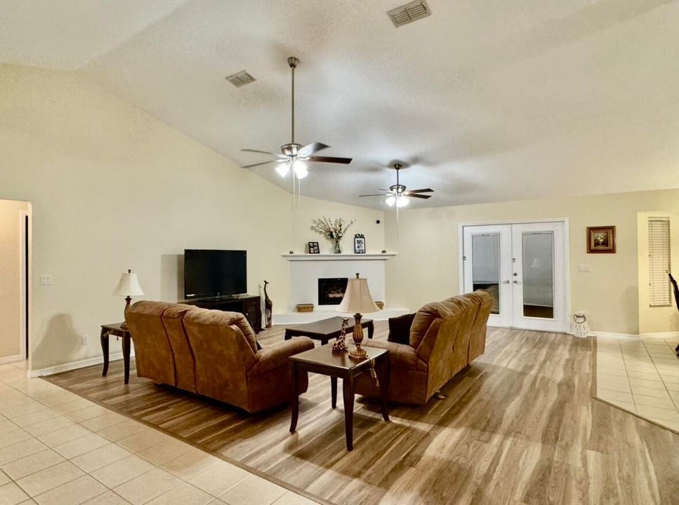 For Sale: $469,900 (3 beds, 2 baths, 2532 Square Feet)