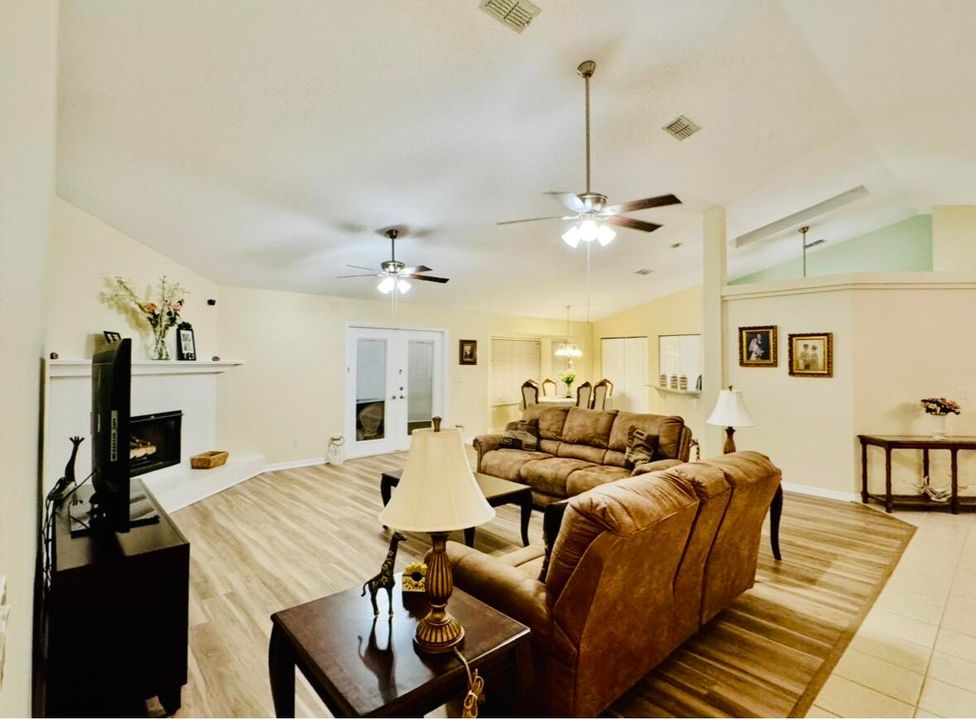 For Sale: $469,900 (3 beds, 2 baths, 2532 Square Feet)