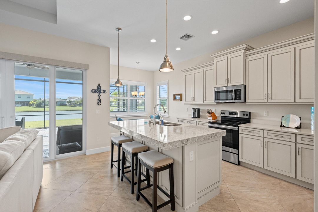 待售: $599,990 (3 贝兹, 2 浴室, 2042 平方英尺)