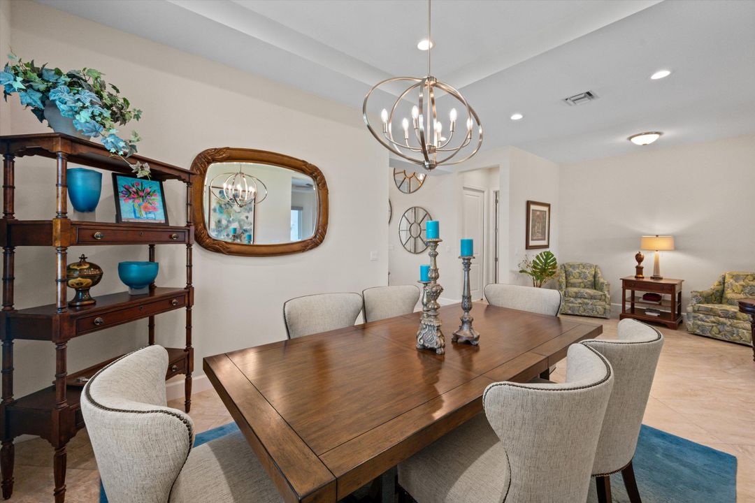 待售: $599,990 (3 贝兹, 2 浴室, 2042 平方英尺)