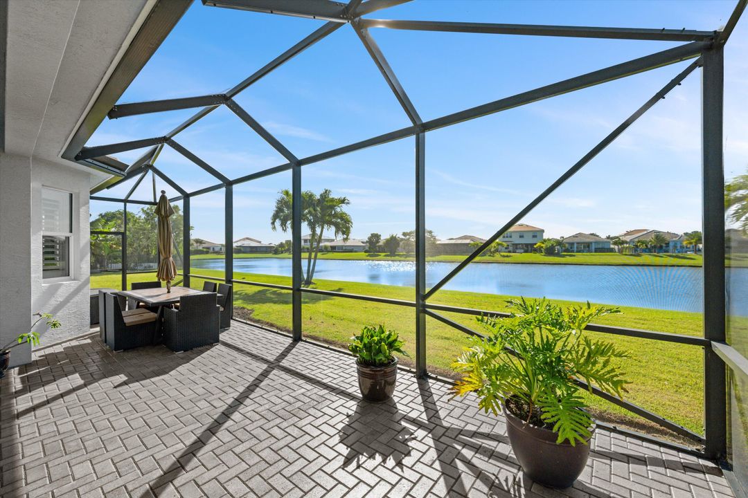 待售: $599,990 (3 贝兹, 2 浴室, 2042 平方英尺)