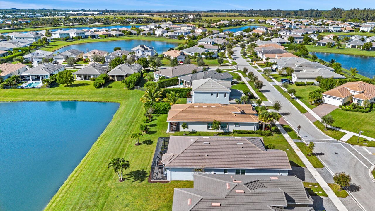 待售: $599,990 (3 贝兹, 2 浴室, 2042 平方英尺)