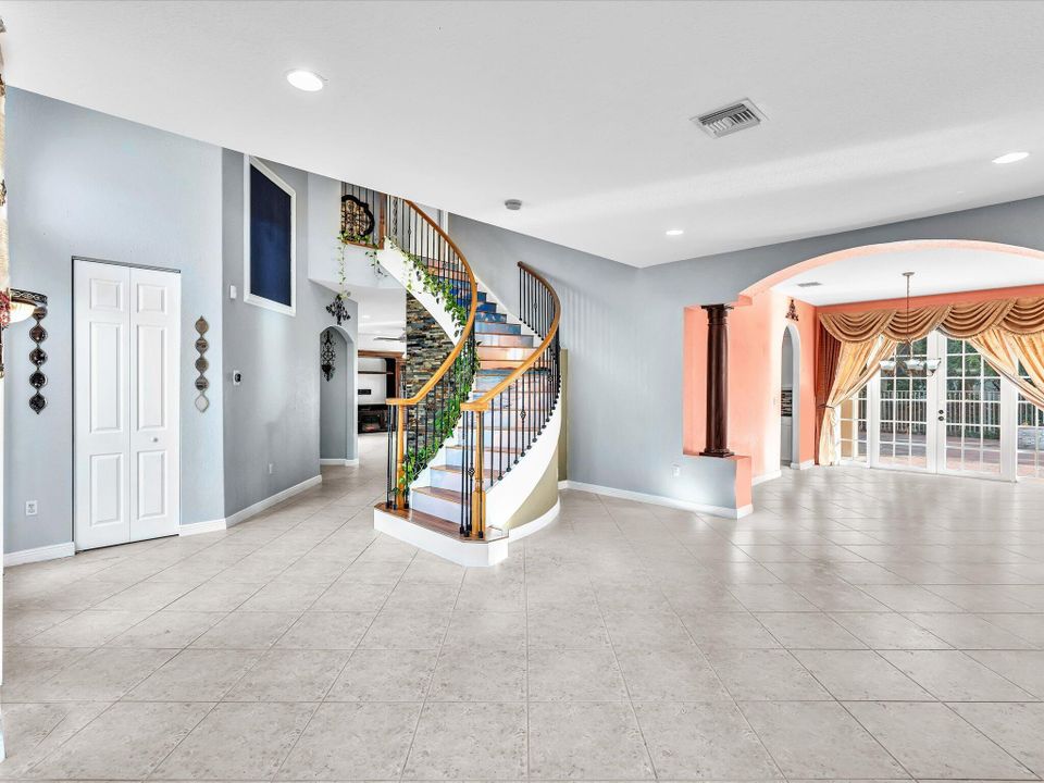 For Rent: $5,500 (4 beds, 3 baths, 3303 Square Feet)