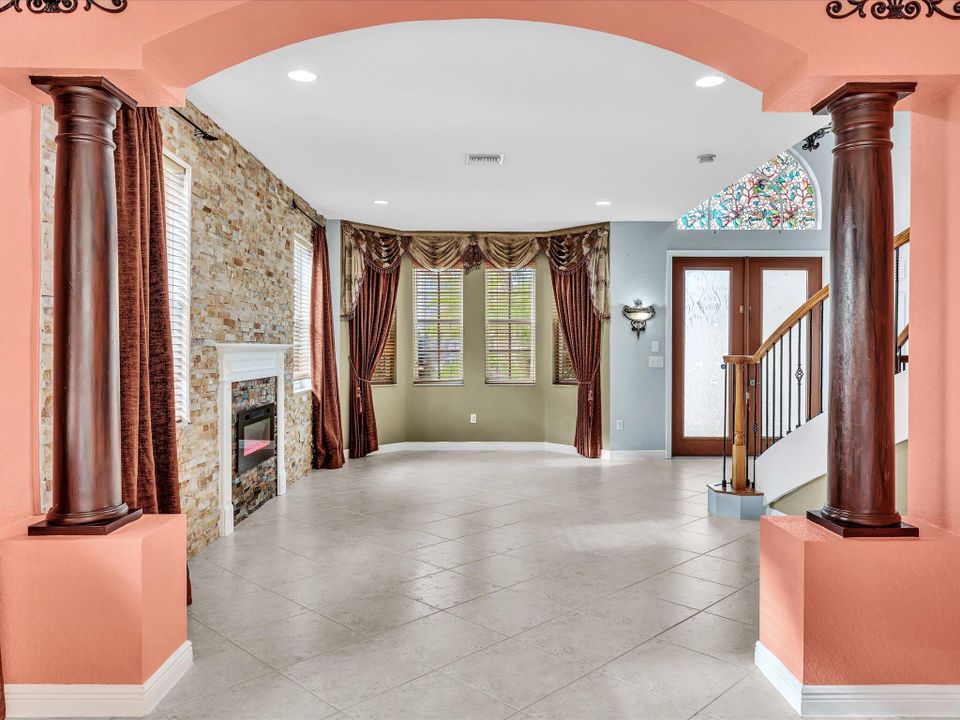 For Rent: $5,500 (4 beds, 3 baths, 3303 Square Feet)