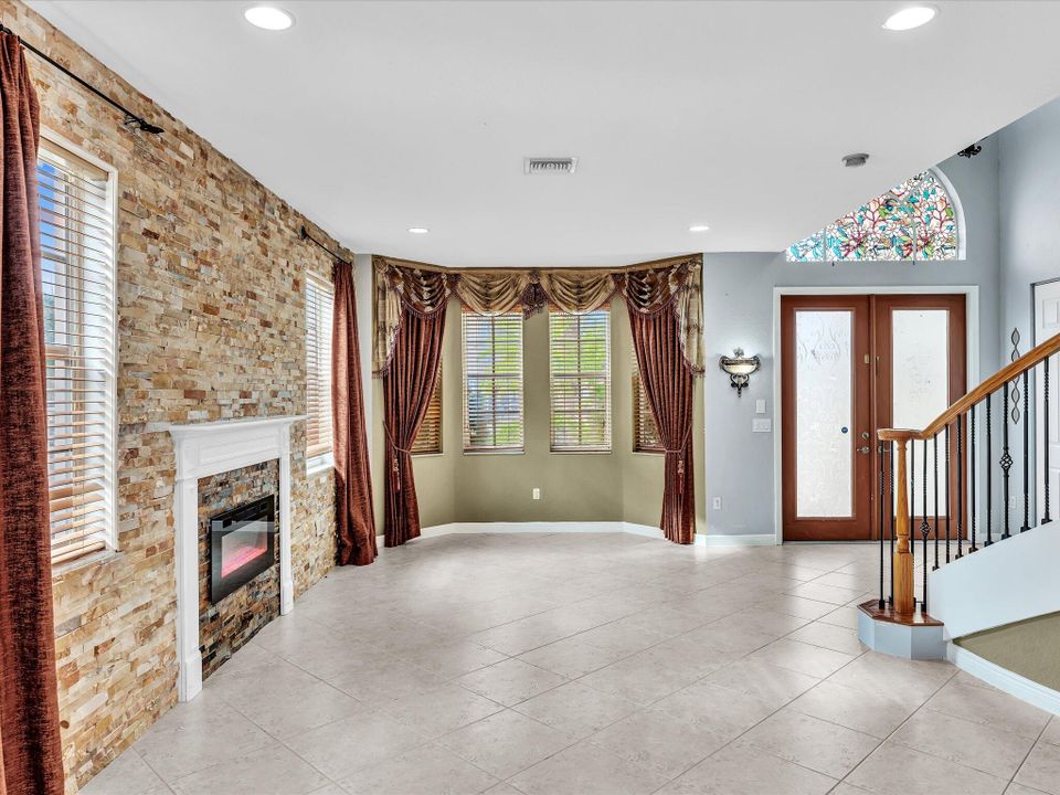 For Rent: $5,500 (4 beds, 3 baths, 3303 Square Feet)