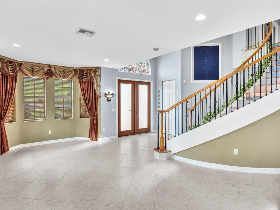 For Rent: $5,500 (4 beds, 3 baths, 3303 Square Feet)