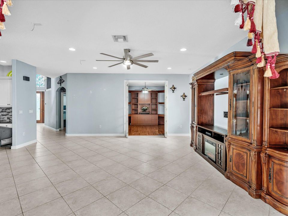 For Rent: $5,500 (4 beds, 3 baths, 3303 Square Feet)