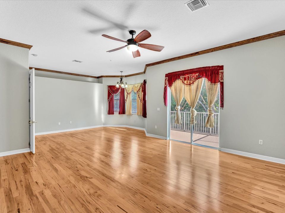 For Rent: $5,500 (4 beds, 3 baths, 3303 Square Feet)