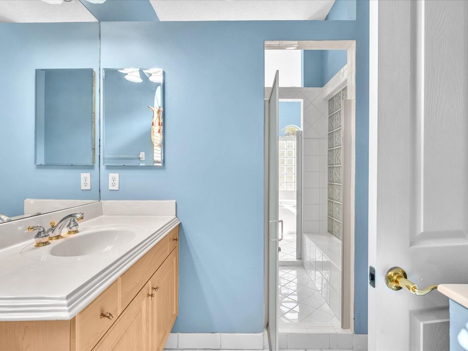 For Rent: $5,500 (4 beds, 3 baths, 3303 Square Feet)