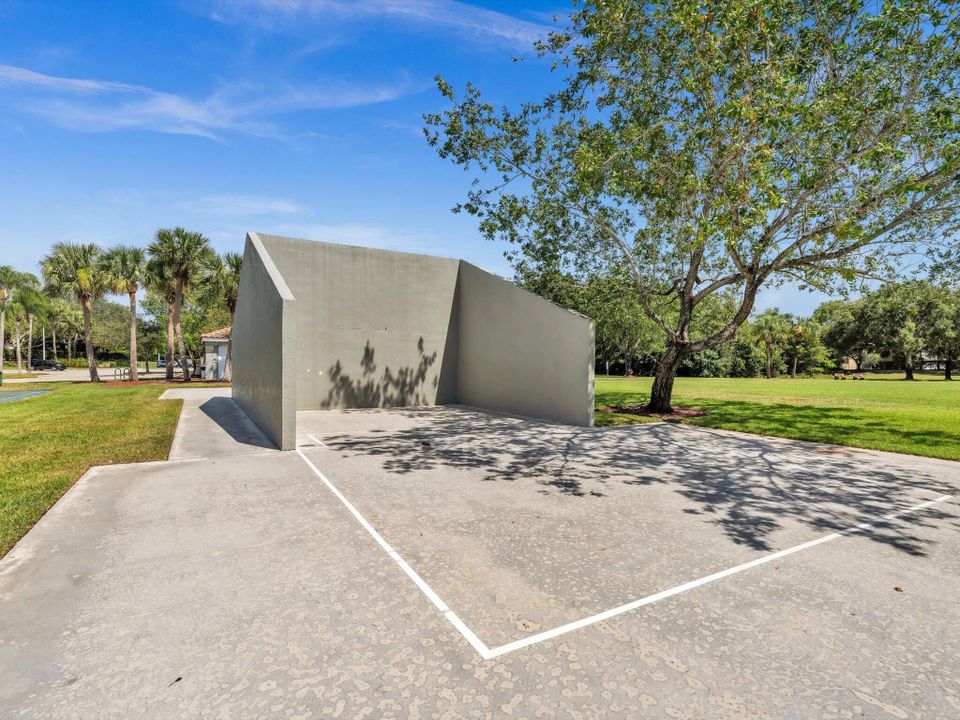 For Rent: $5,500 (4 beds, 3 baths, 3303 Square Feet)