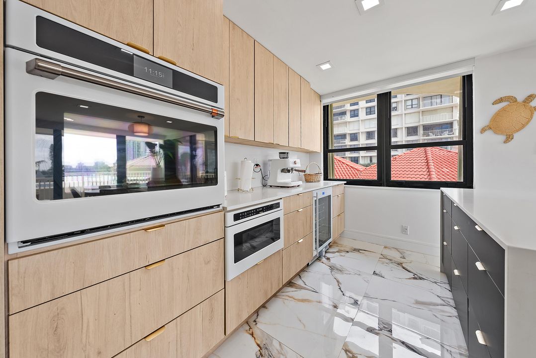 В аренду: $3,800 (2 спален, 2 ванн, 1330 Квадратных фут)