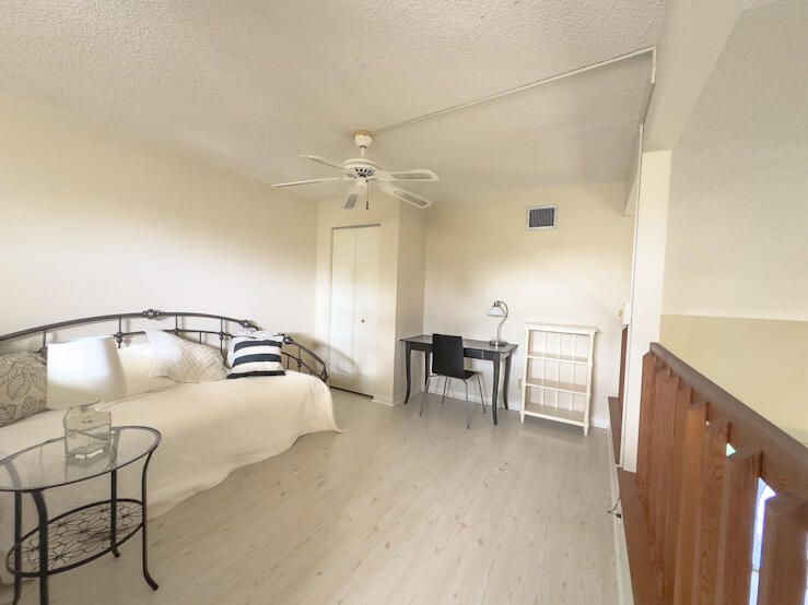 На продажу: $295,000 (2 спален, 2 ванн, 1113 Квадратных фут)