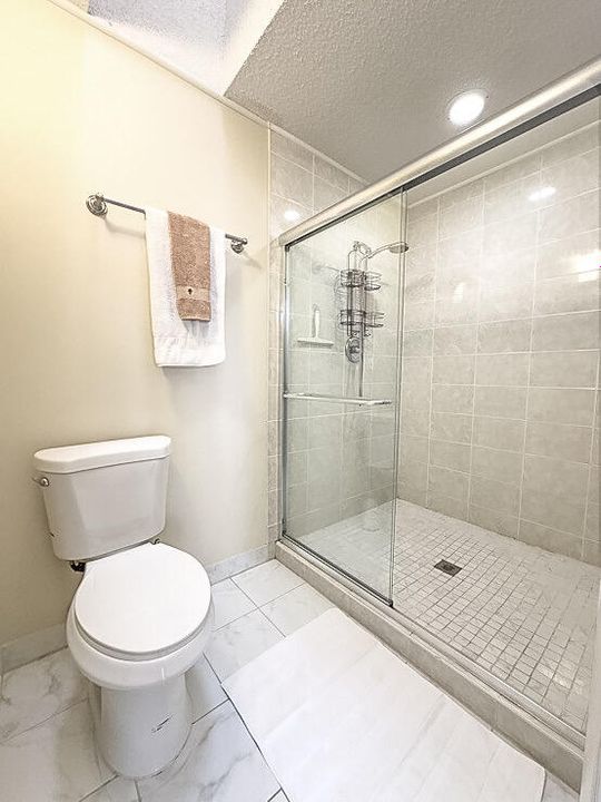 На продажу: $295,000 (2 спален, 2 ванн, 1113 Квадратных фут)