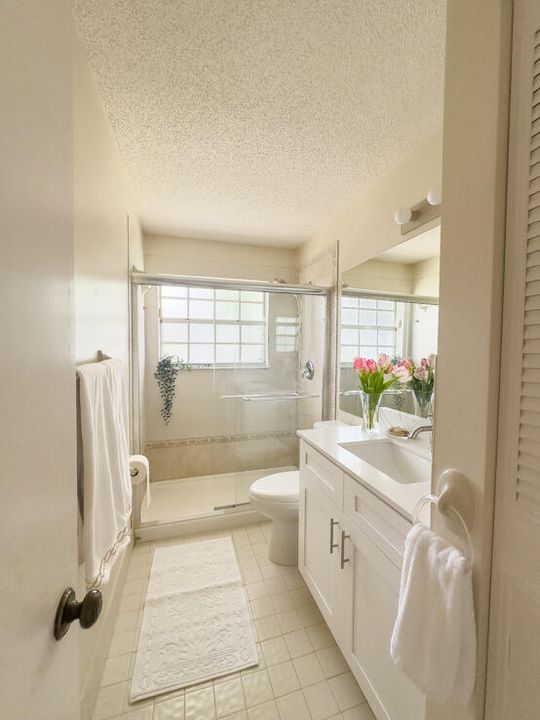 На продажу: $295,000 (2 спален, 2 ванн, 1113 Квадратных фут)