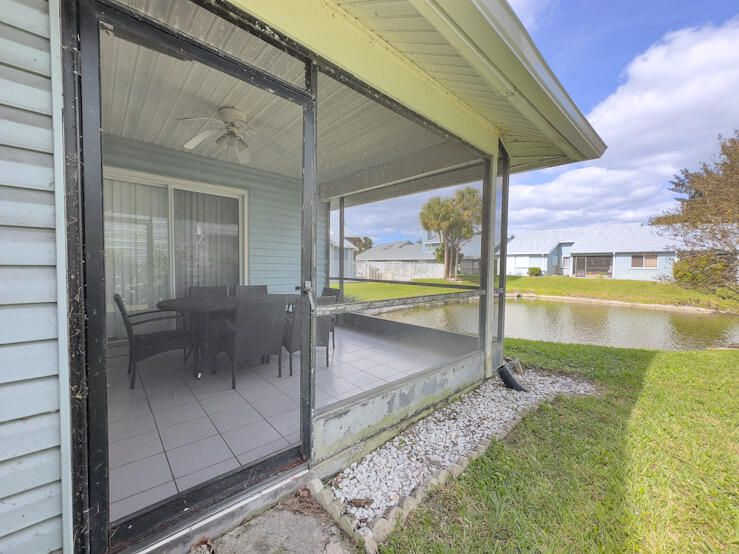 На продажу: $295,000 (2 спален, 2 ванн, 1113 Квадратных фут)