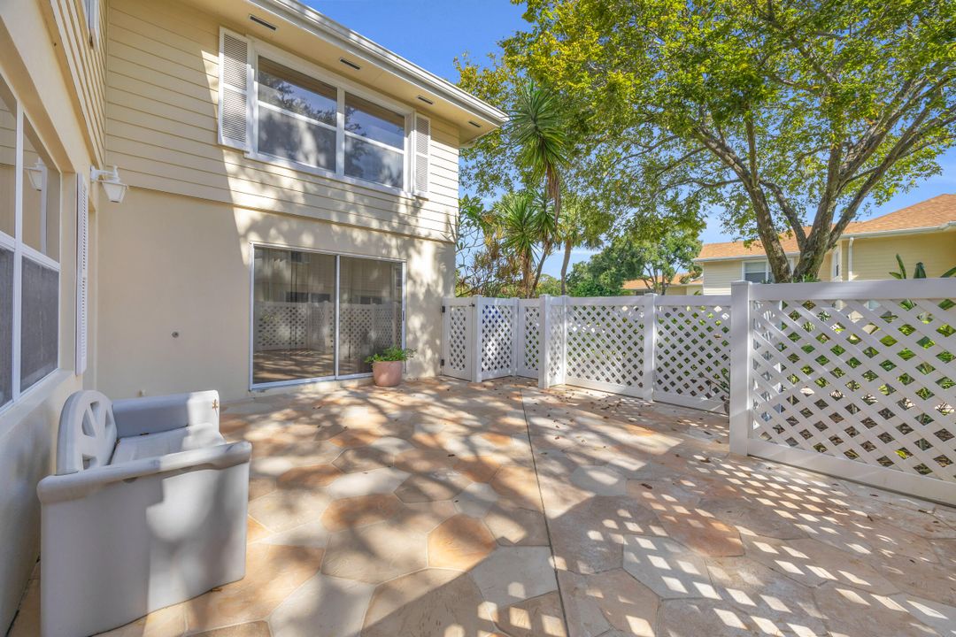 For Sale: $265,000 (2 beds, 2 baths, 1374 Square Feet)