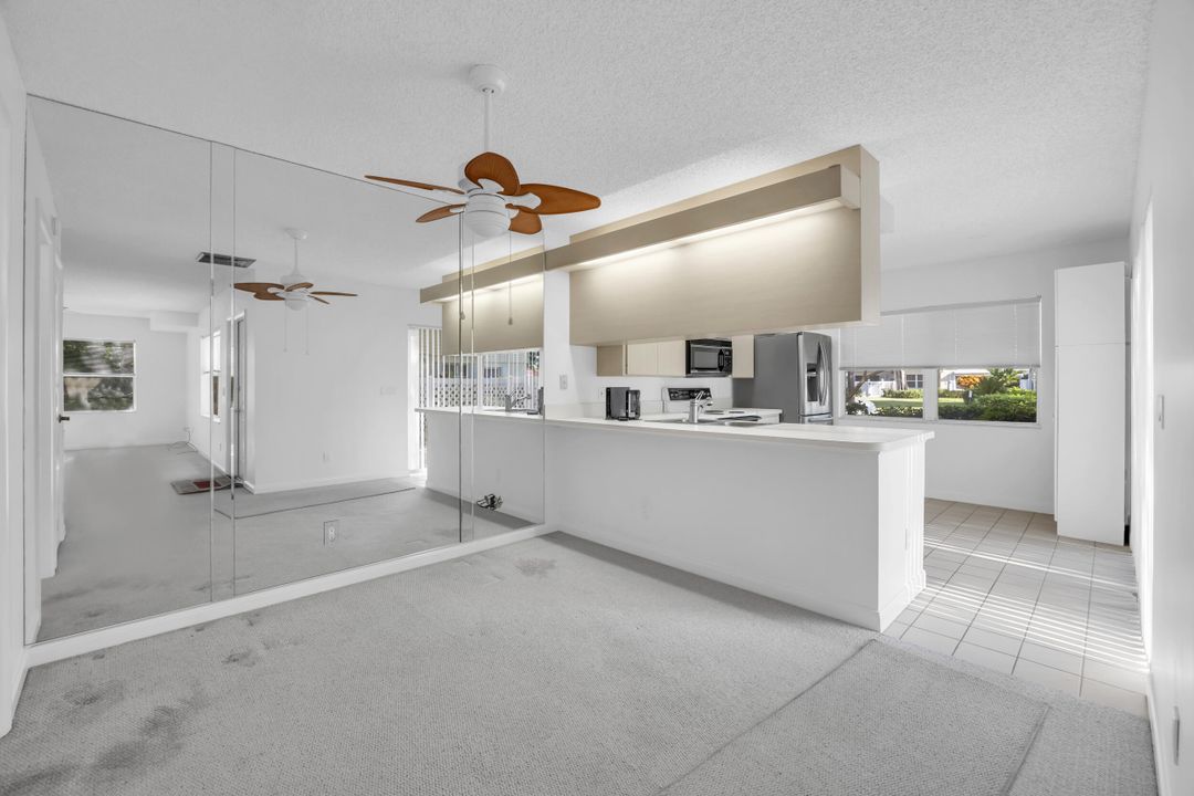 For Sale: $265,000 (2 beds, 2 baths, 1374 Square Feet)