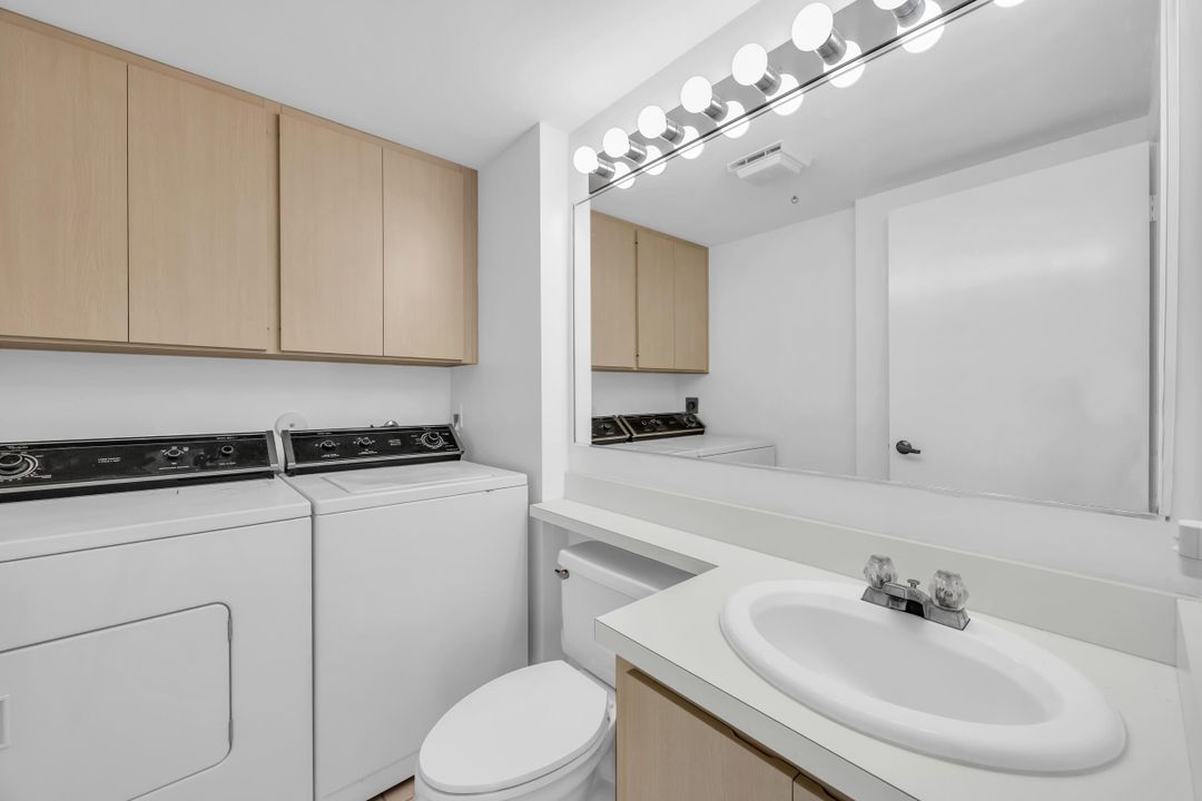 For Sale: $265,000 (2 beds, 2 baths, 1374 Square Feet)