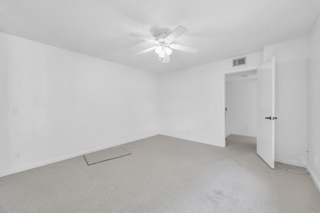 For Sale: $265,000 (2 beds, 2 baths, 1374 Square Feet)