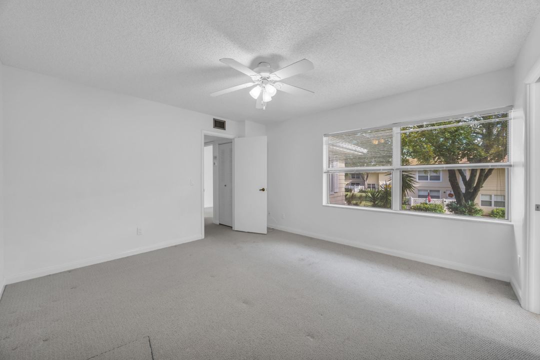 For Sale: $265,000 (2 beds, 2 baths, 1374 Square Feet)