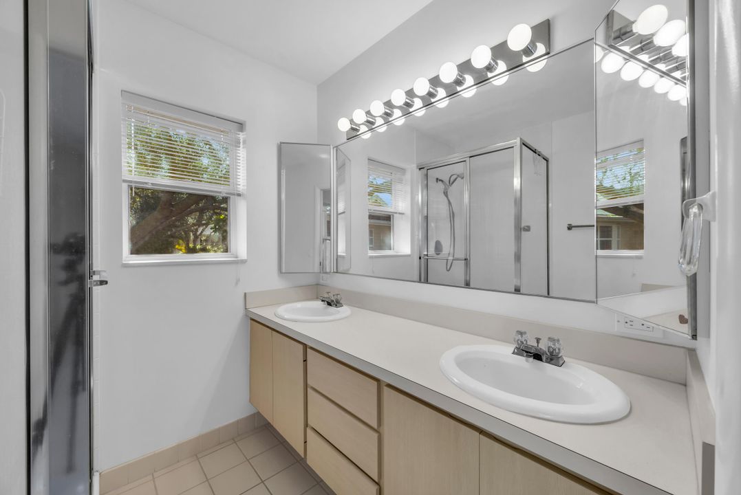 For Sale: $265,000 (2 beds, 2 baths, 1374 Square Feet)