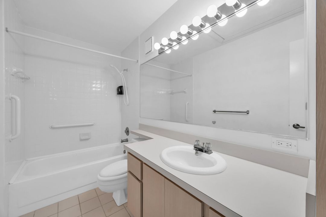 For Sale: $265,000 (2 beds, 2 baths, 1374 Square Feet)