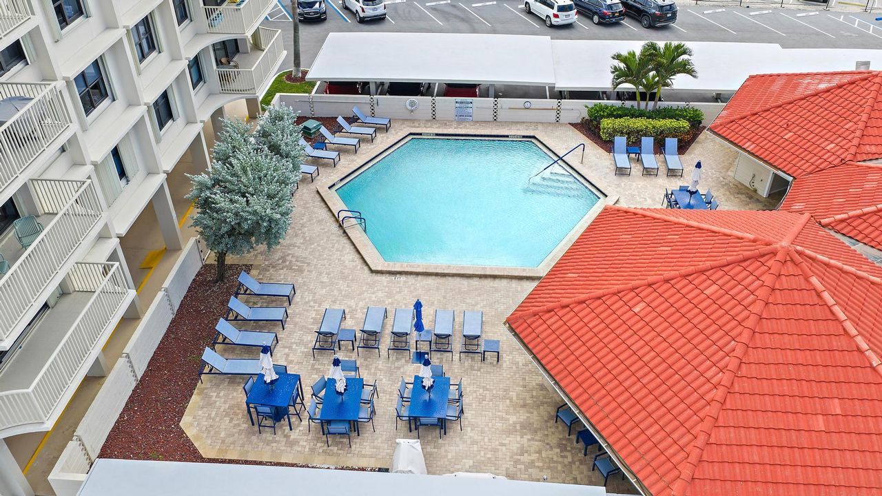 В аренду: $3,800 (2 спален, 2 ванн, 1330 Квадратных фут)