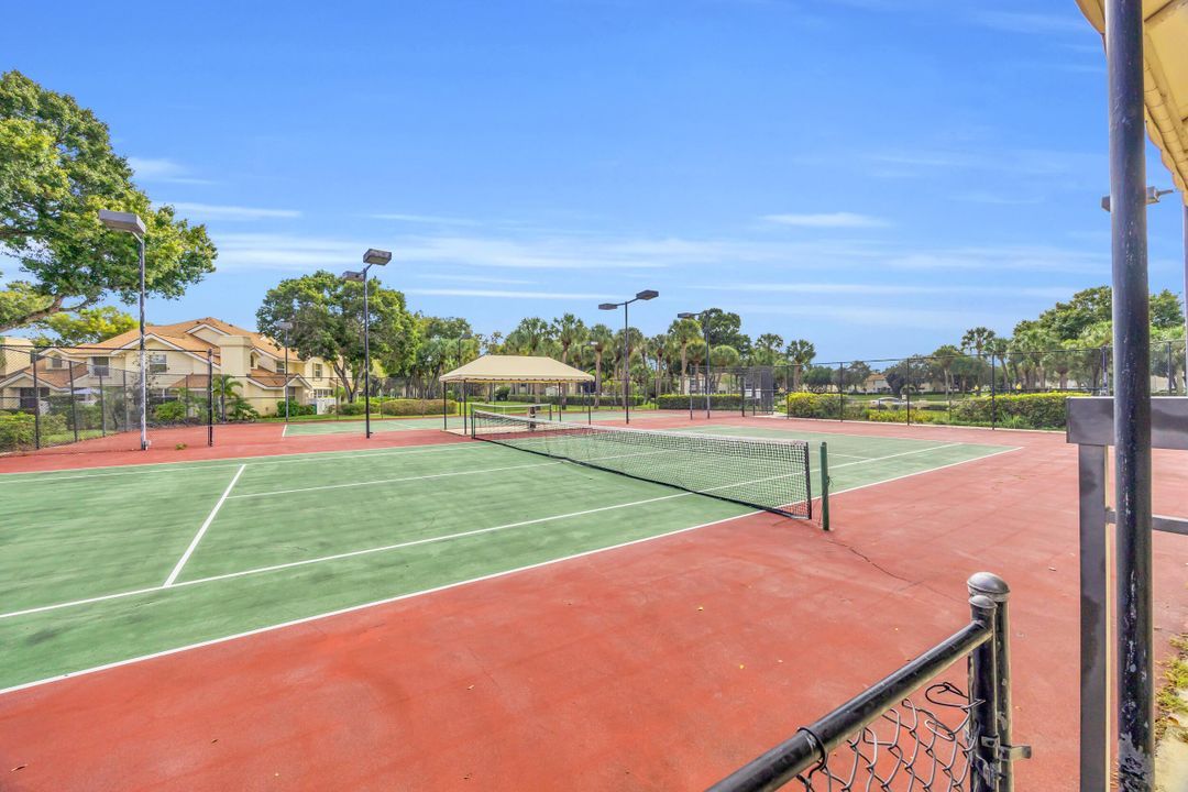 For Sale: $265,000 (2 beds, 2 baths, 1374 Square Feet)