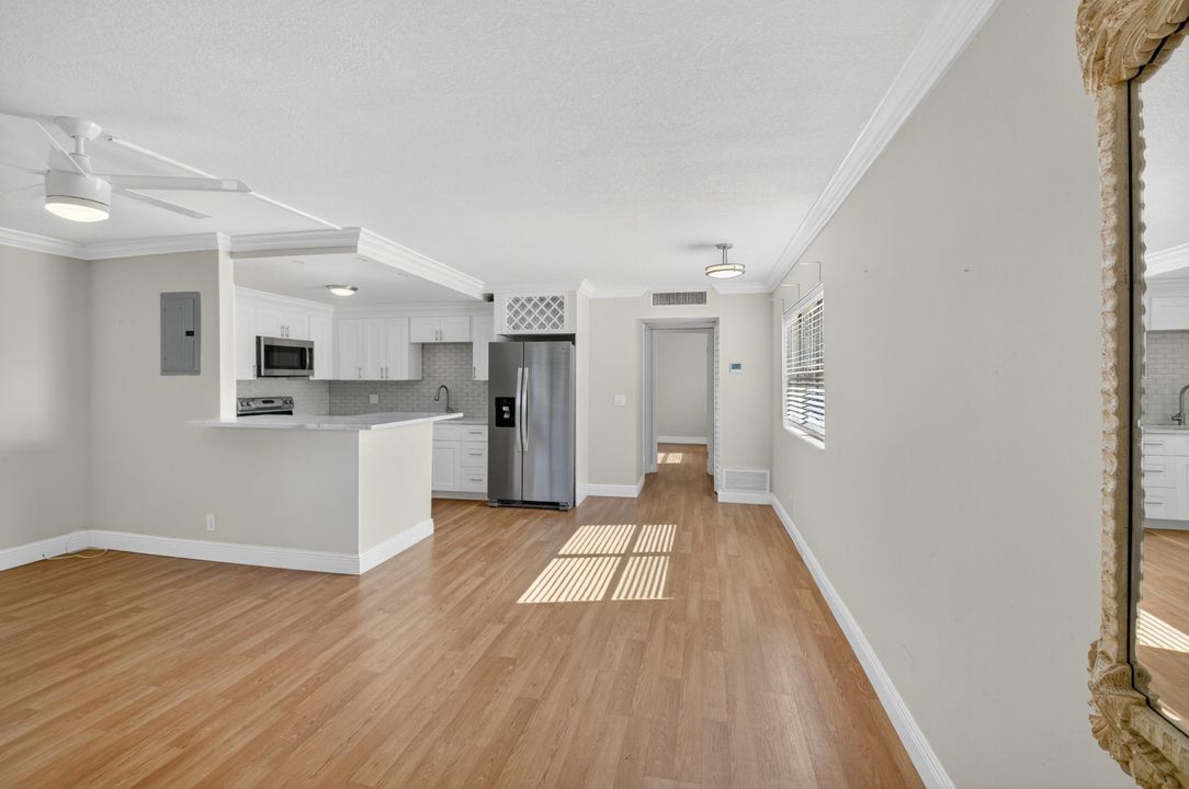 待售: $84,900 (1 贝兹, 1 浴室, 726 平方英尺)