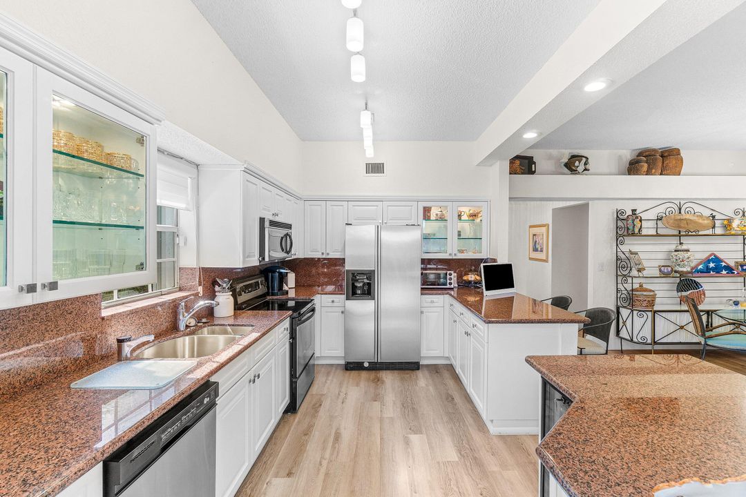 待售: $559,000 (3 贝兹, 2 浴室, 2107 平方英尺)