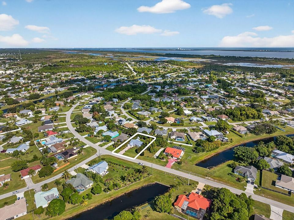 For Sale: $485,000 (3 beds, 2 baths, 1699 Square Feet)