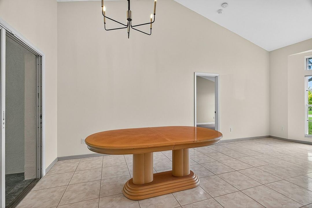 For Sale: $485,000 (3 beds, 2 baths, 1699 Square Feet)